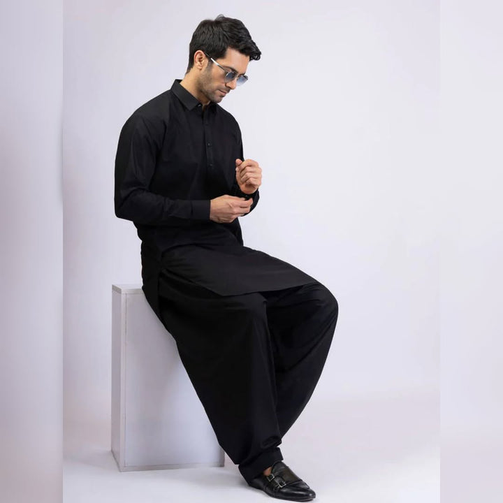 Muharram Elegance: Men’s Outfits from PKR 1,599 - Laloo.store